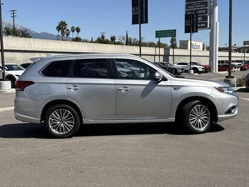 2022 Mitsubishi Outlander PHEV SEL