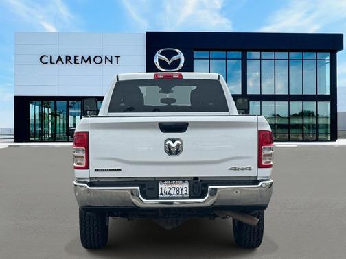 2024 RAM 2500 Big Horn Crew Cab 4x4 8' Box