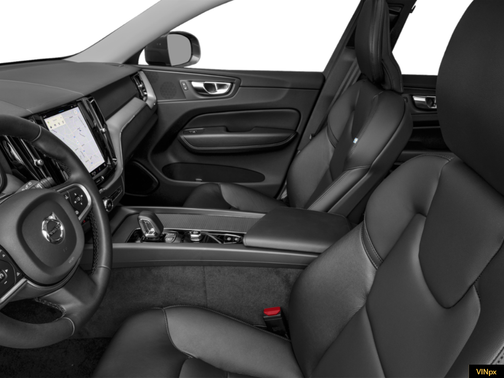 2024 Volvo XC60 B5 Ultimate Dark Theme