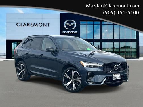 2024 Volvo XC60 B5 Ultimate Dark Theme