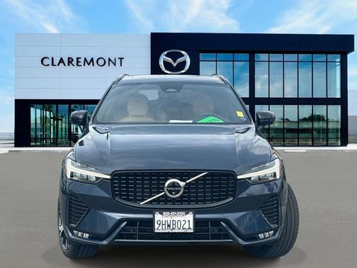 2024 Volvo XC60 B5 Ultimate Dark Theme