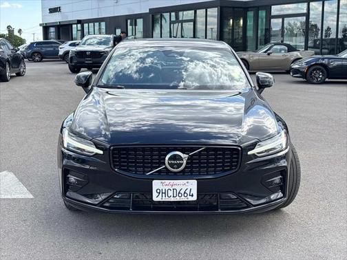 2024 Volvo S60 B5 Plus Dark Theme