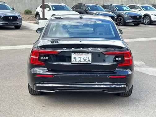 2024 Volvo S60 B5 Plus Dark Theme
