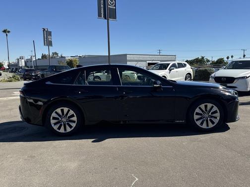 2022 Toyota Mirai Base