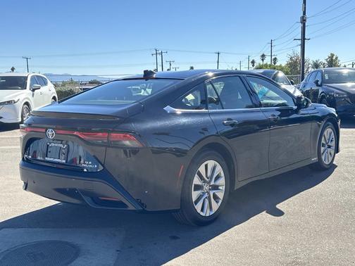 2022 Toyota Mirai Base