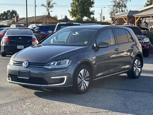 2019 Volkswagen e-Golf SE