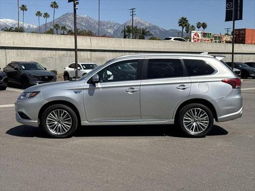 2022 Mitsubishi Outlander PHEV LE