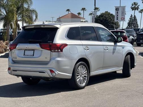 2022 Mitsubishi Outlander PHEV LE