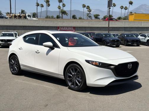 SNOWFLAKE WHT P 2026 Mazda Mazda3 FWD w/Preferred Package