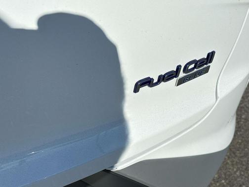 2022 Hyundai NEXO Blue