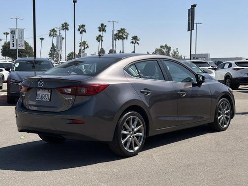 2018 Mazda Mazda3 Touring