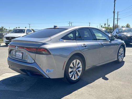 2021 Toyota Mirai Base