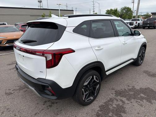 Snow White Pearl 2024 Kia Seltos SX Turbo