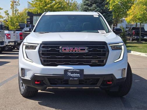 2026 GMC Acadia AWD AT4