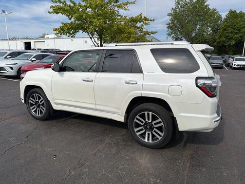 Blizzard Pearl 2018 Toyota 4Runner Limited