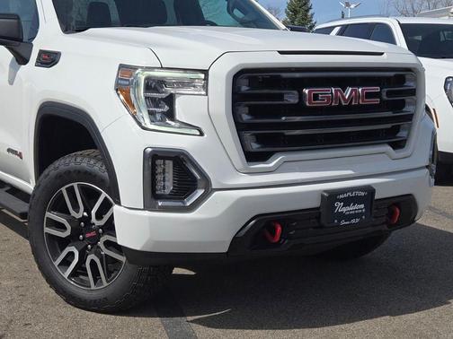 Summit White 2022 GMC Sierra 1500 AT4