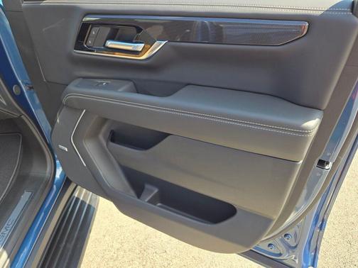 2025 GMC Yukon XL 4WD Elevation