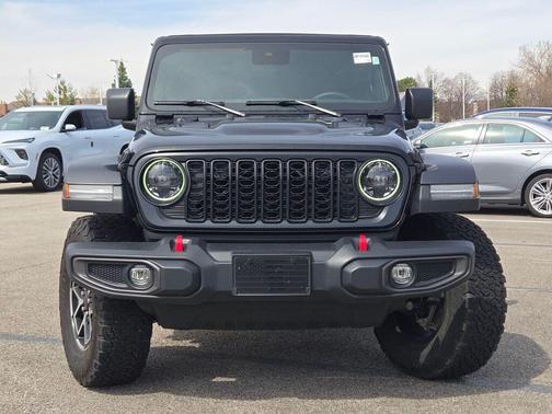 Black Clearcoat 2024 Jeep Wrangler Rubicon