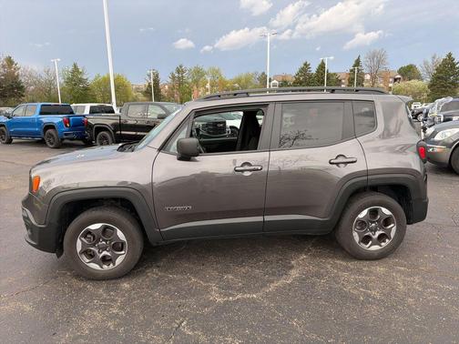 Granite Crystal Metallic Clearcoat 2017 Jeep Renegade Sport