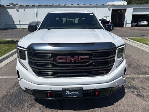 Summit White 2024 GMC Sierra 1500 AT4
