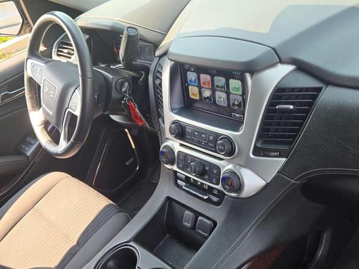 2017 GMC Yukon XL SLE