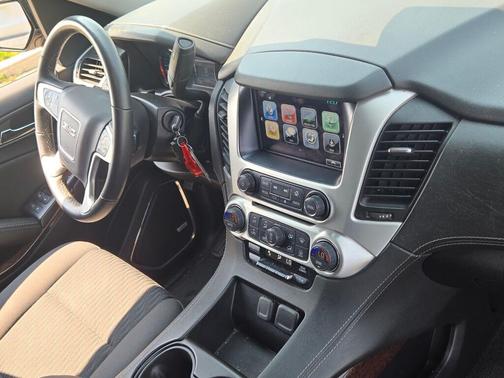 2017 GMC Yukon XL SLE