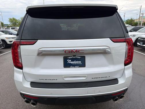 White Frost Tricoat 2023 GMC Yukon XL Denali