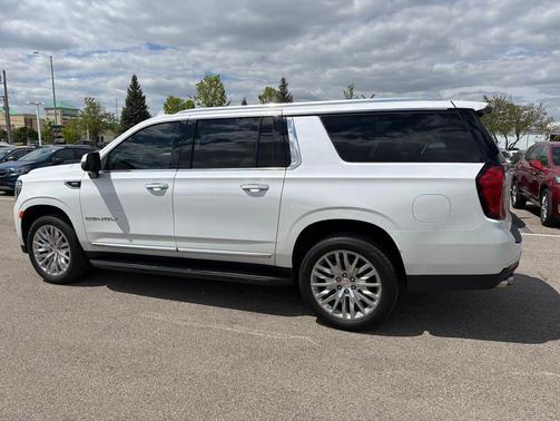 White Frost Tricoat 2023 GMC Yukon XL Denali