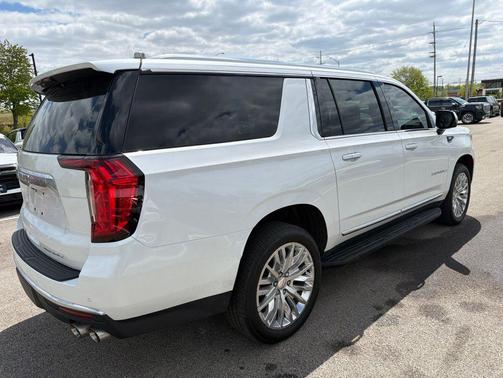 White Frost Tricoat 2023 GMC Yukon XL Denali