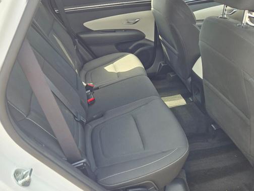 2022 Hyundai TUCSON SE