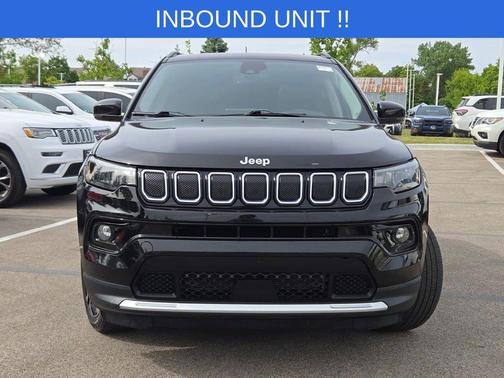 Diamond Black Crystal Pearlcoat 2022 Jeep Compass Limited