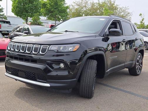 Diamond Black Crystal Pearlcoat 2022 Jeep Compass Limited