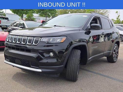 Diamond Black Crystal Pearlcoat 2022 Jeep Compass Limited