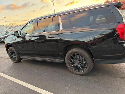 2022 GMC Yukon XL SLE