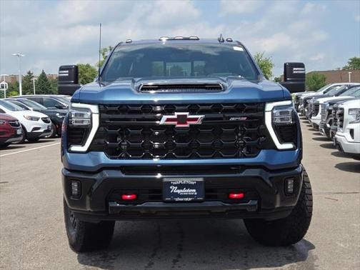 2024 Chevrolet Silverado 2500 4WD Crew Cab Standard Bed ZR2