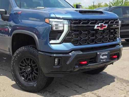 2024 Chevrolet Silverado 2500 4WD Crew Cab Standard Bed ZR2