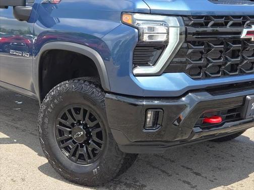 2024 Chevrolet Silverado 2500 4WD Crew Cab Standard Bed ZR2