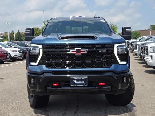 2024 Chevrolet Silverado 2500 4WD Crew Cab Standard Bed ZR2