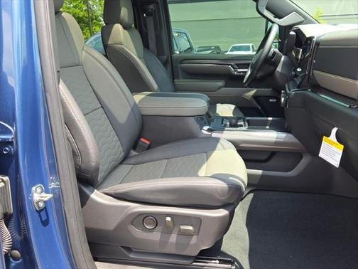 2024 Chevrolet Silverado 2500 4WD Crew Cab Standard Bed ZR2