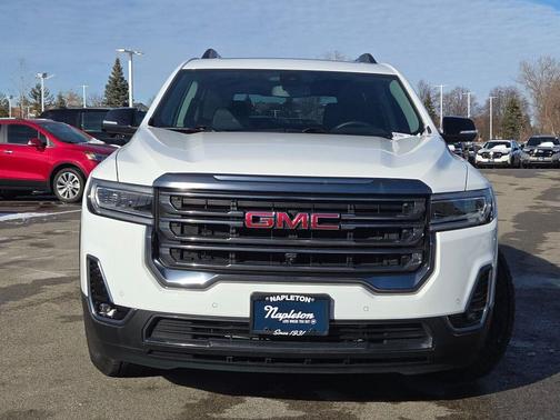 2023 GMC Acadia AWD AT4