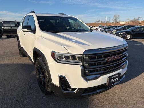 2023 GMC Acadia AWD AT4