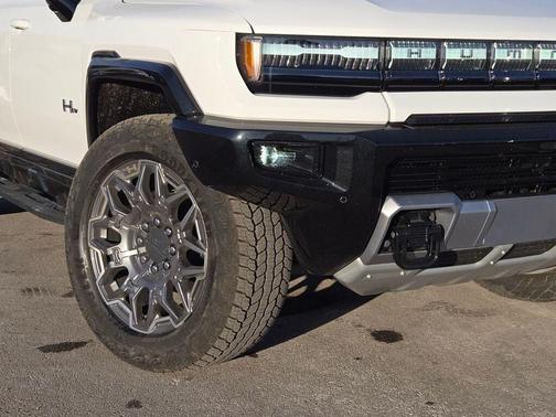 Interstellar White 2025 GMC HUMMER EV Pickup 3X
