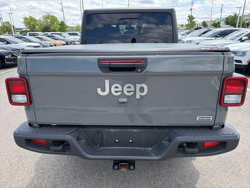 Sting-Gray Clearcoat 2022 Jeep Gladiator Overland