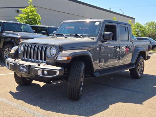 Sting-Gray Clearcoat 2022 Jeep Gladiator Overland