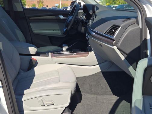 2022 Audi Q5 45 S line Premium