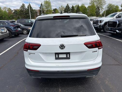 Pure White 2020 Volkswagen Tiguan 2.0T SE 4MOTION