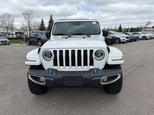 Bright White Clearcoat 2023 Jeep Wrangler 4xe Sahara
