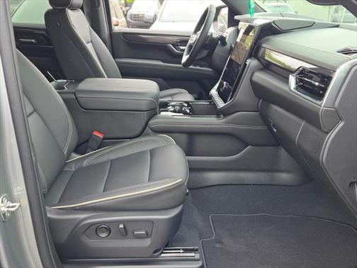 2025 GMC Yukon XL 4WD Elevation
