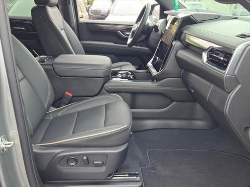 2025 GMC Yukon XL 4WD Elevation