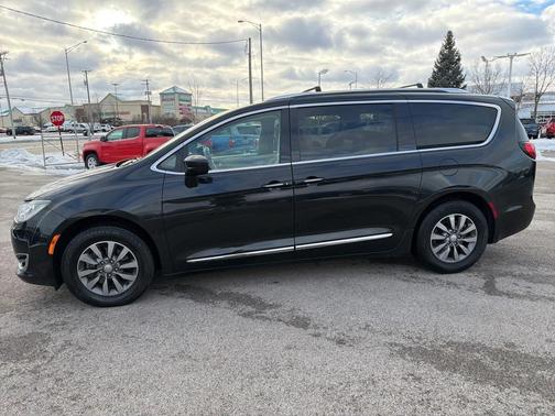 2019 Chrysler Pacifica Touring-L Plus